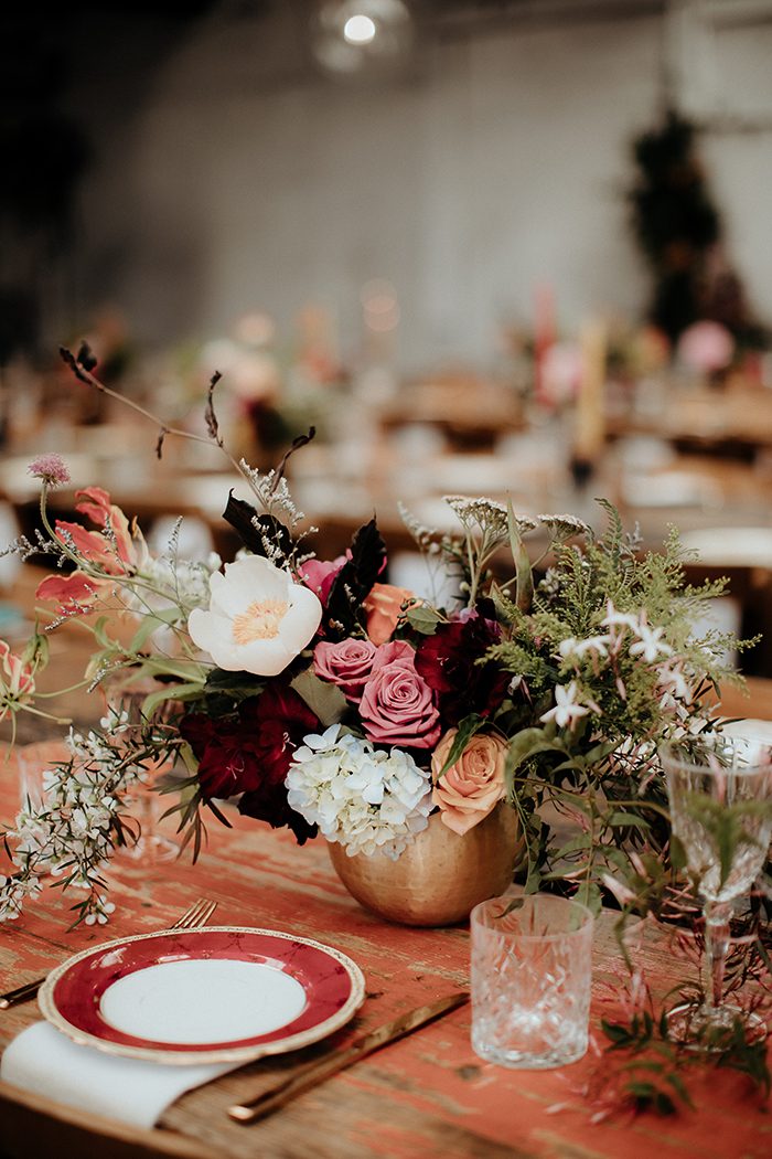 Use this Wedding Floral Checklist to Incorporate Flowers Throughout