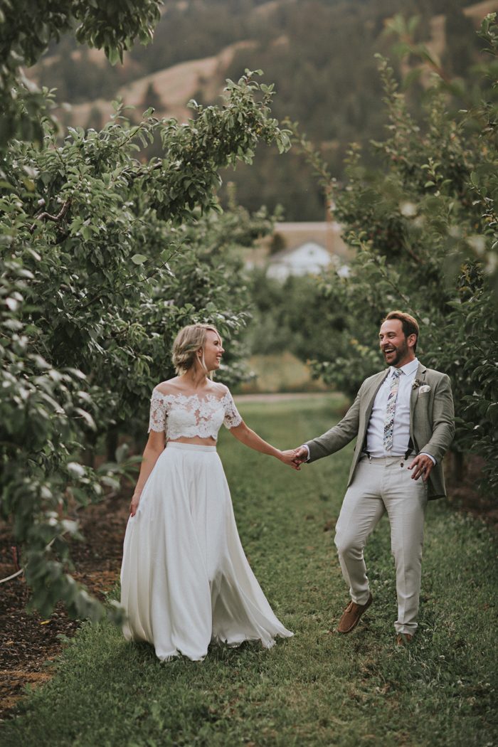 Dreamy Casual  Kelowna Wedding  at Gatzke Orchard Junebug 