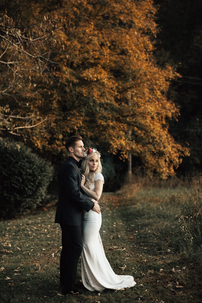 Enchanting Autumn Nashville Wedding at Drakewood Farm | Junebug Weddings