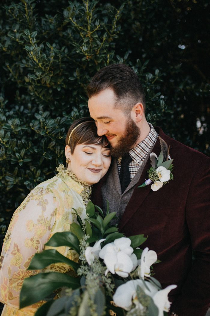 '70s Inspired Greenhouse Wedding at the Ed Lycan Conservatory | Junebug ...