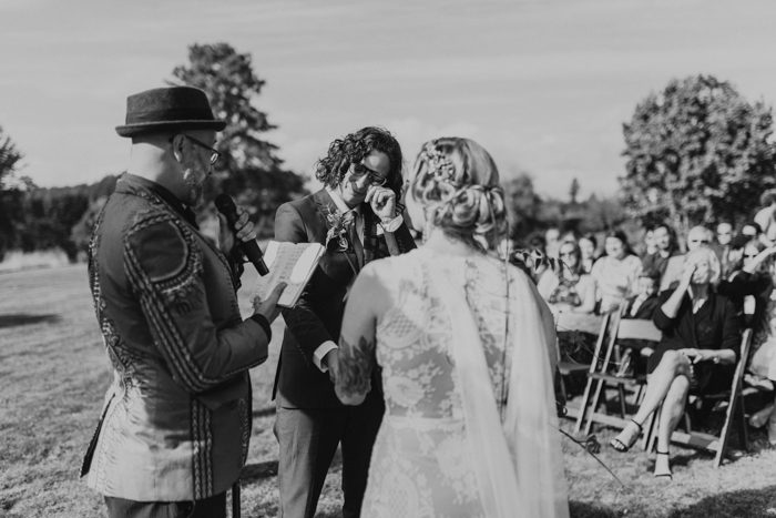 Moody Romantic Oregon Wedding at Barn Kestrel | Junebug Weddings