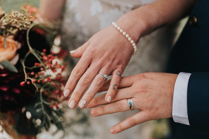 Moody Romantic Oregon Wedding at Barn Kestrel | Junebug Weddings