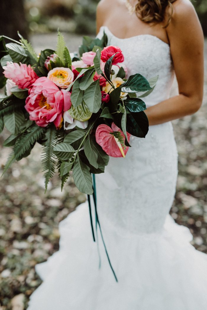 19 Tropical Wedding Bouquets