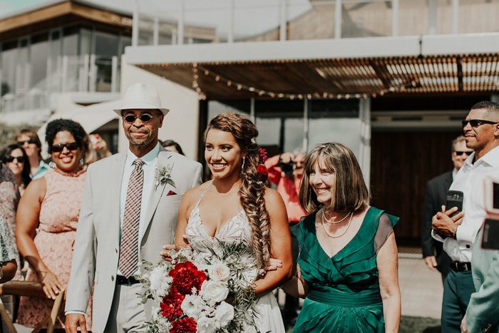 This Scripps Seaside Forum Wedding Brought Glitz and Glam to the Beach