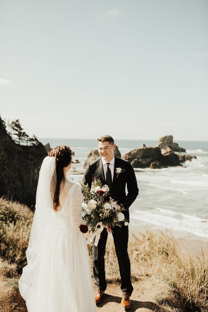 Vintage Inspired Cannon Beach Wedding With Evergreen Details