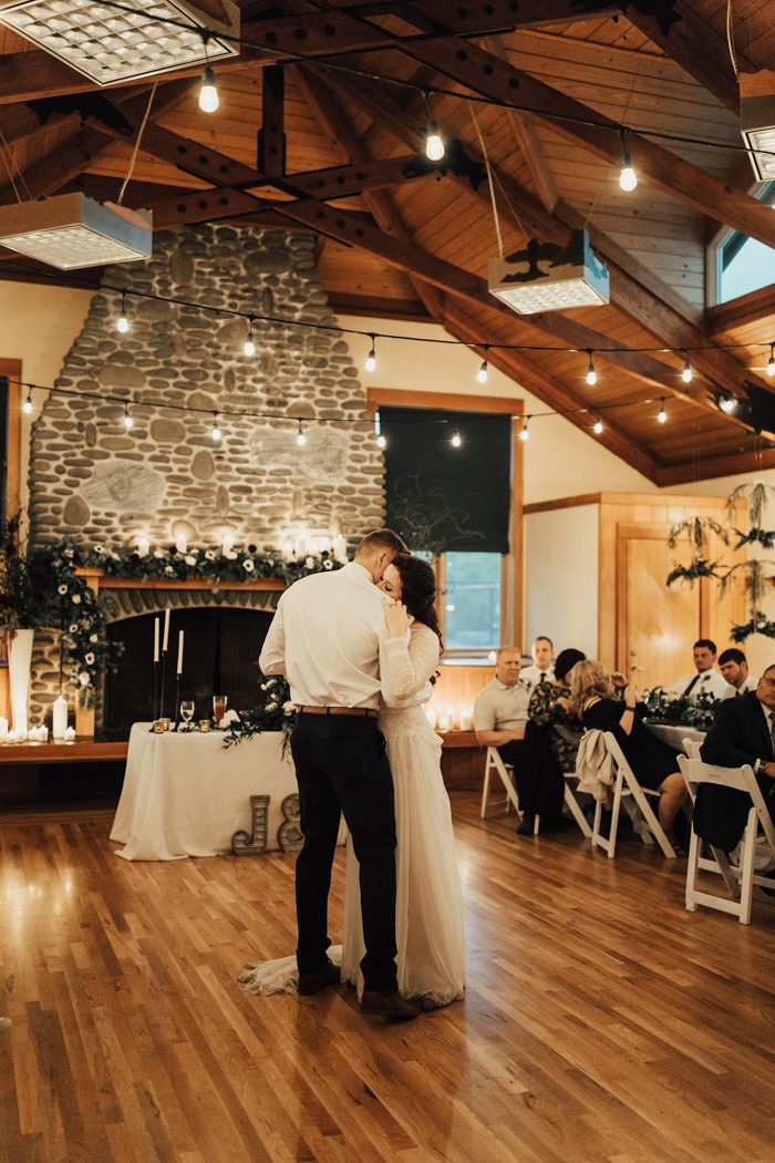 Vintage Inspired Cannon Beach Wedding With Evergreen Details