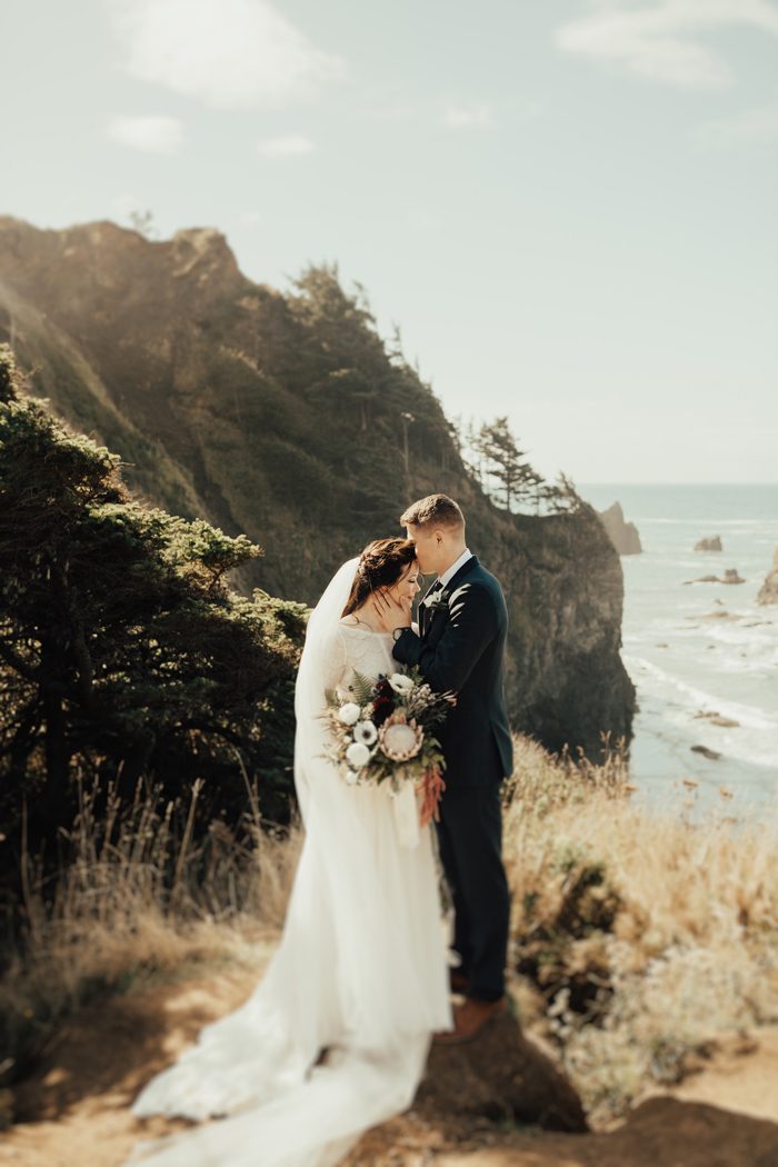 Vintage Inspired Cannon Beach Wedding With Evergreen Details