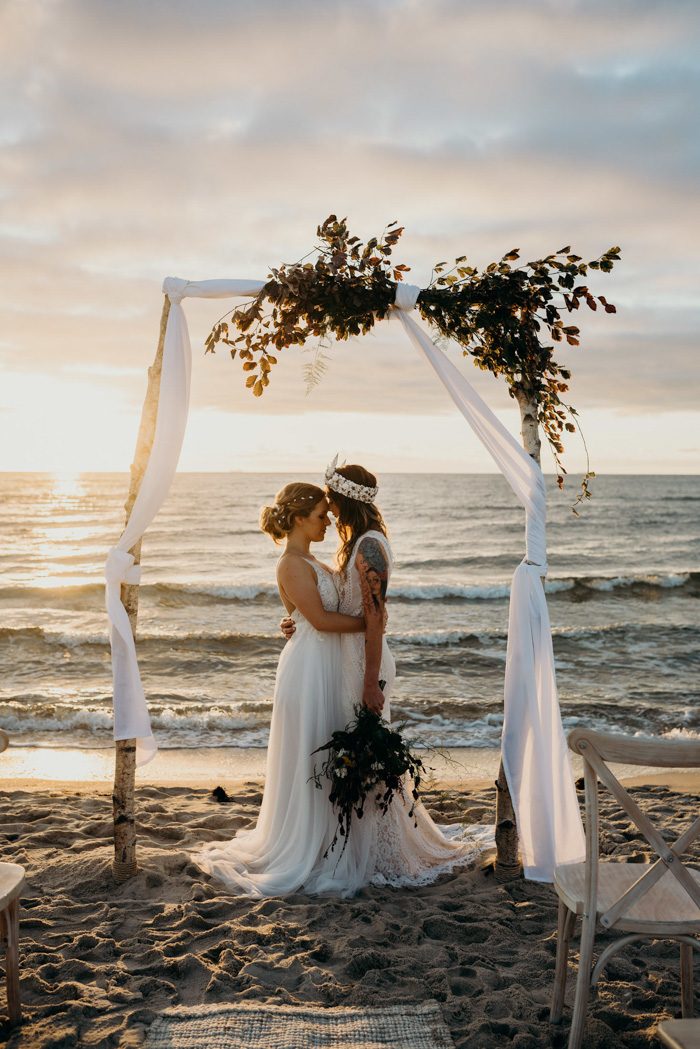 Planning a Beach Wedding? You'll Want to Copy Every Detail ...