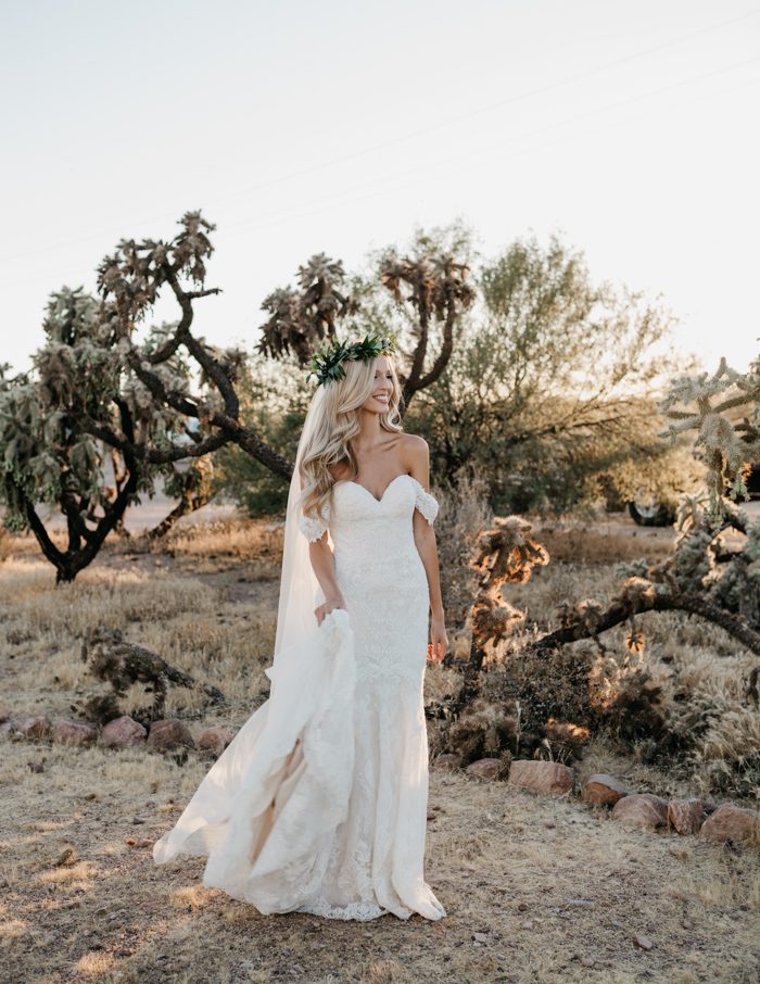 This Couple Found a Special Way to Honor the Bride's Late Friend at Their  AZ Wedding at The Paseo