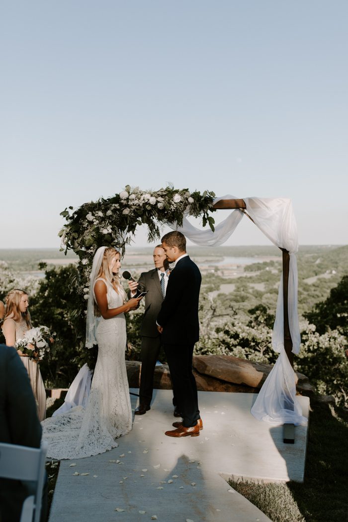 Chic Tulsa Barn Wedding at Dream Point Ranch Junebug Weddings