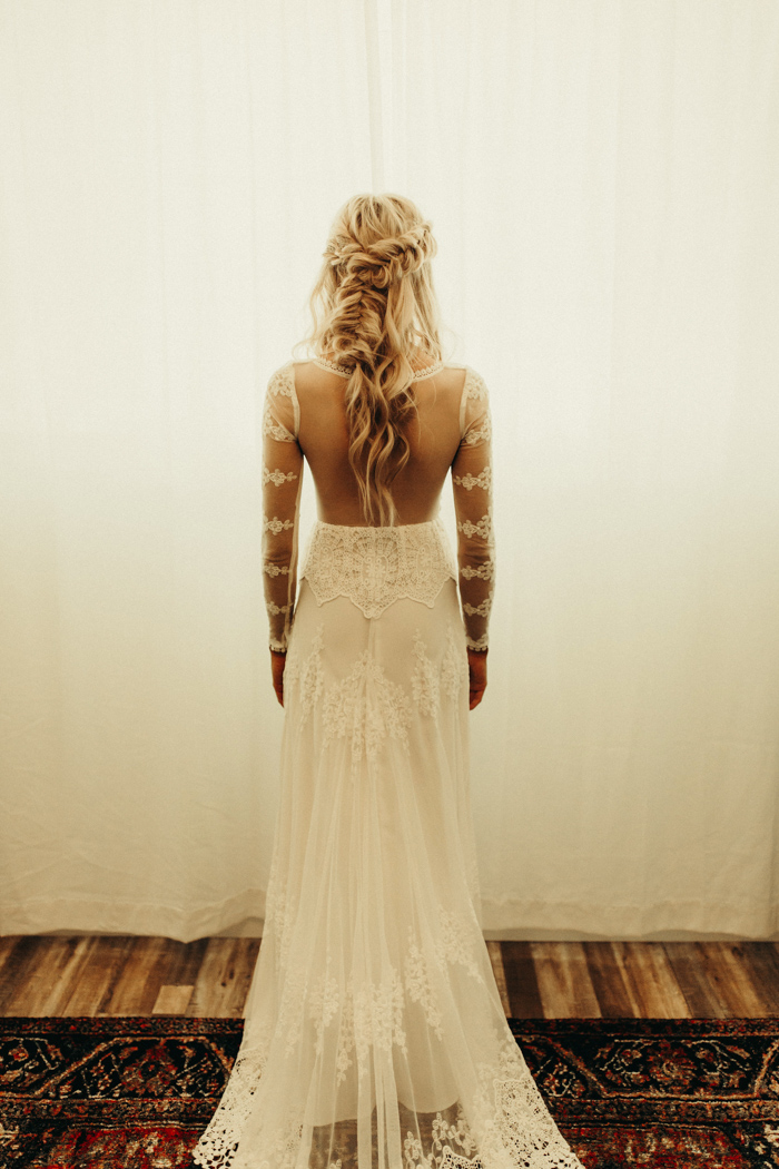 Lisa Lace Wedding Dress