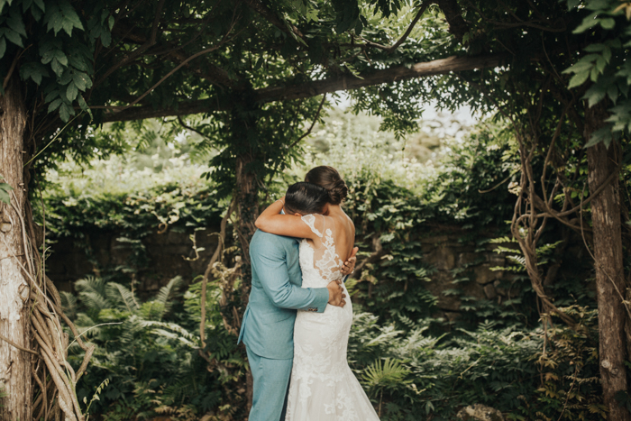 Charming New Jersey Garden Wedding at Meadowburn Farm | Junebug Weddings