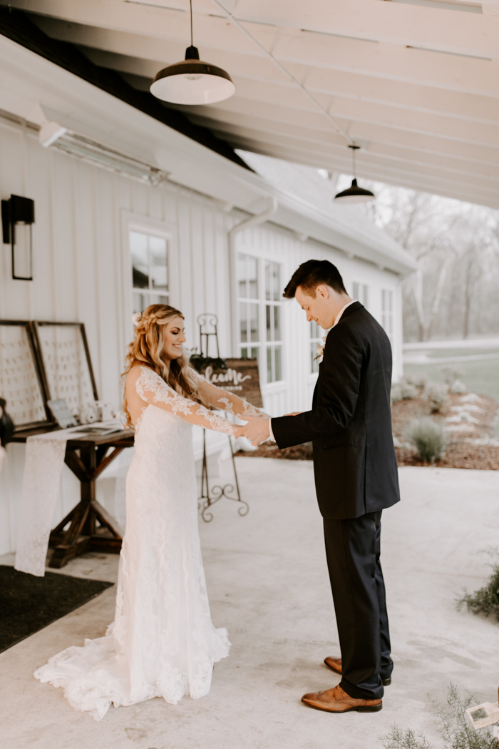 Neutral and Natural Tulsa Wedding Inspired by the White Barn Venue at