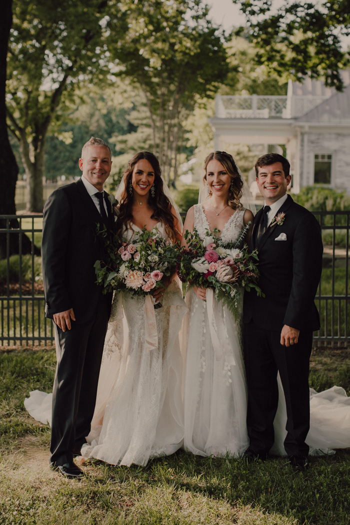 These Two Sisters Couldnt Imagine Getting Married Apart So They