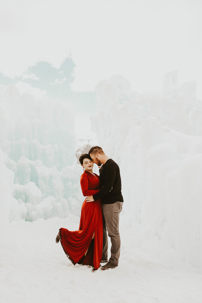 Winter Engagement Photo Outfit Ideas ...