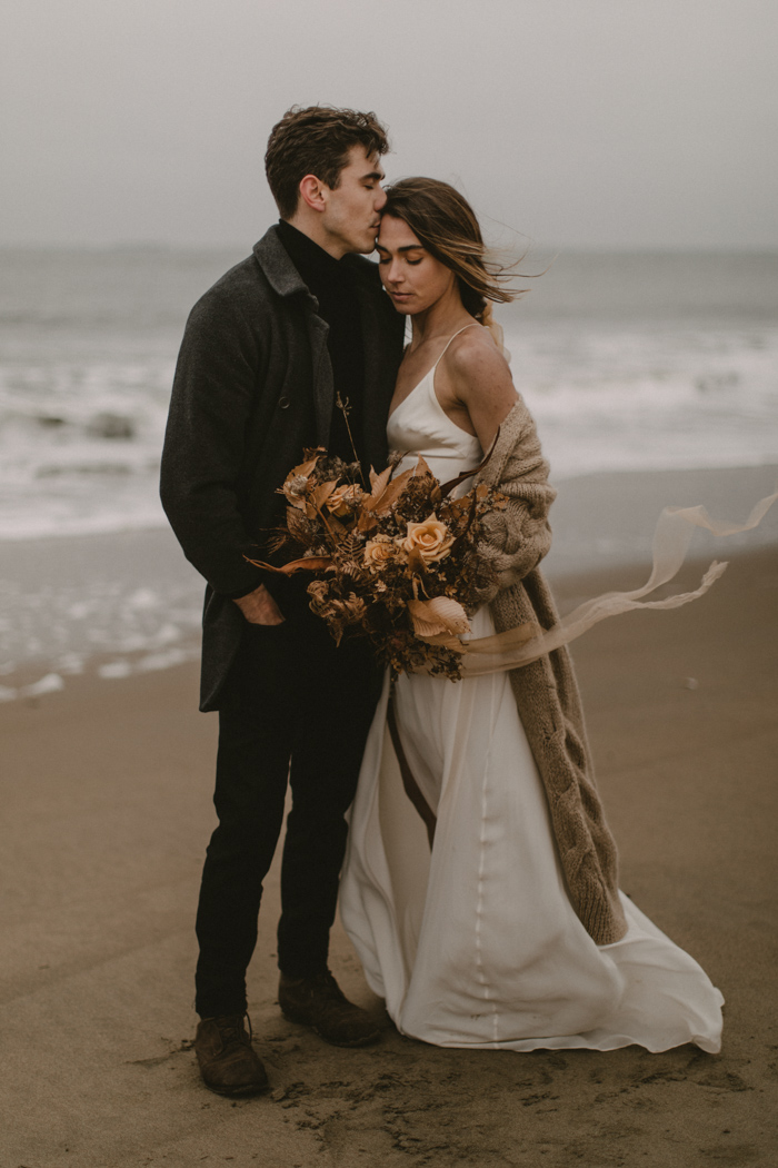 This Moody Maine Coast Wedding Inspiration Is Deliciously Cozy In