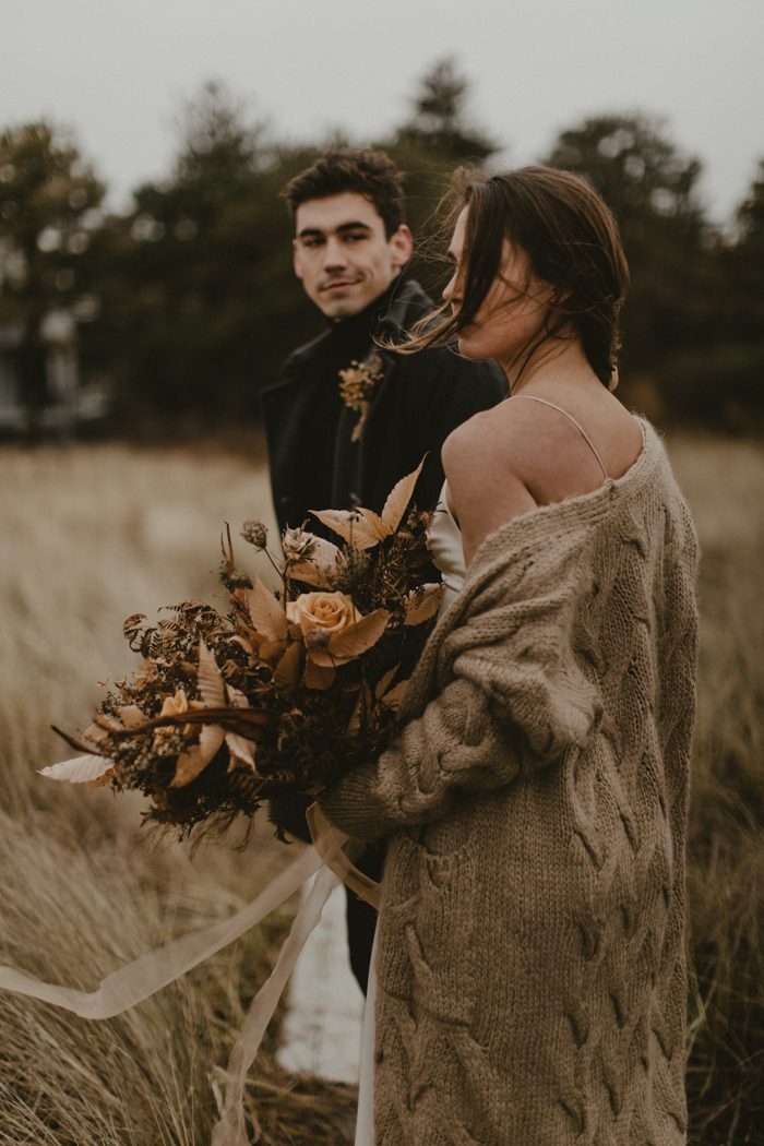 This Moody Maine Coast Wedding Inspiration is Deliciously Cozy in Warm ...