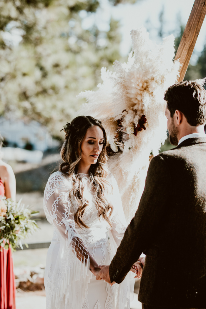 Boho Big Bear Lake Wedding at Noon Lodge at Mallard Bay | Junebug Weddings