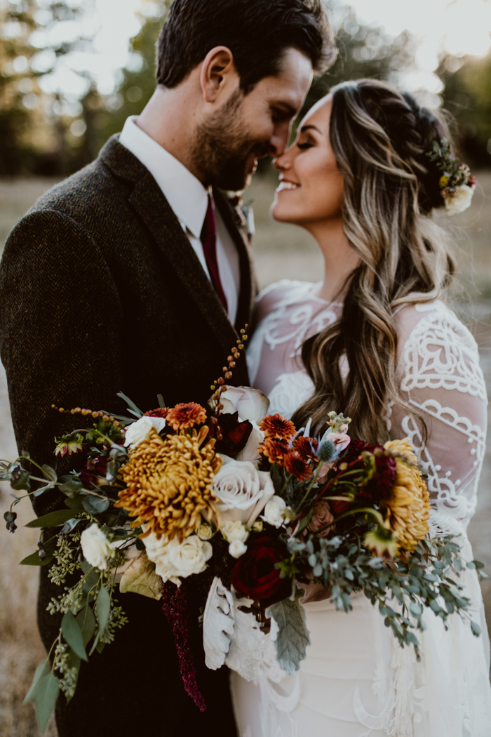 Boho Big Bear Lake Wedding at Noon Lodge at Mallard Bay | Junebug Weddings