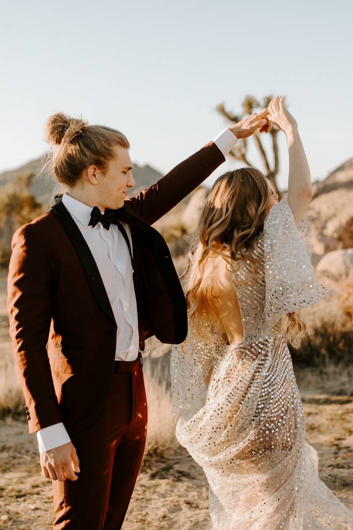 Oh My Stars! This Celestial Joshua Tree Elopement is Out of This World ...