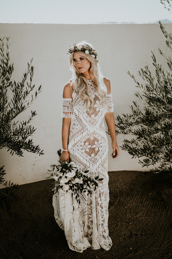 Desert Chic Joshua Tree Wedding at The Ruin Venue | Junebug Weddings