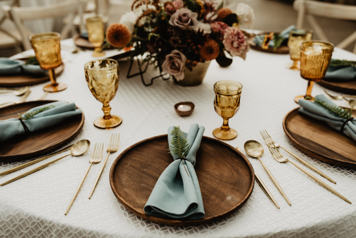 This Elegant Earthy Colorado Wedding at Blackstone Rivers Ranch has the ...