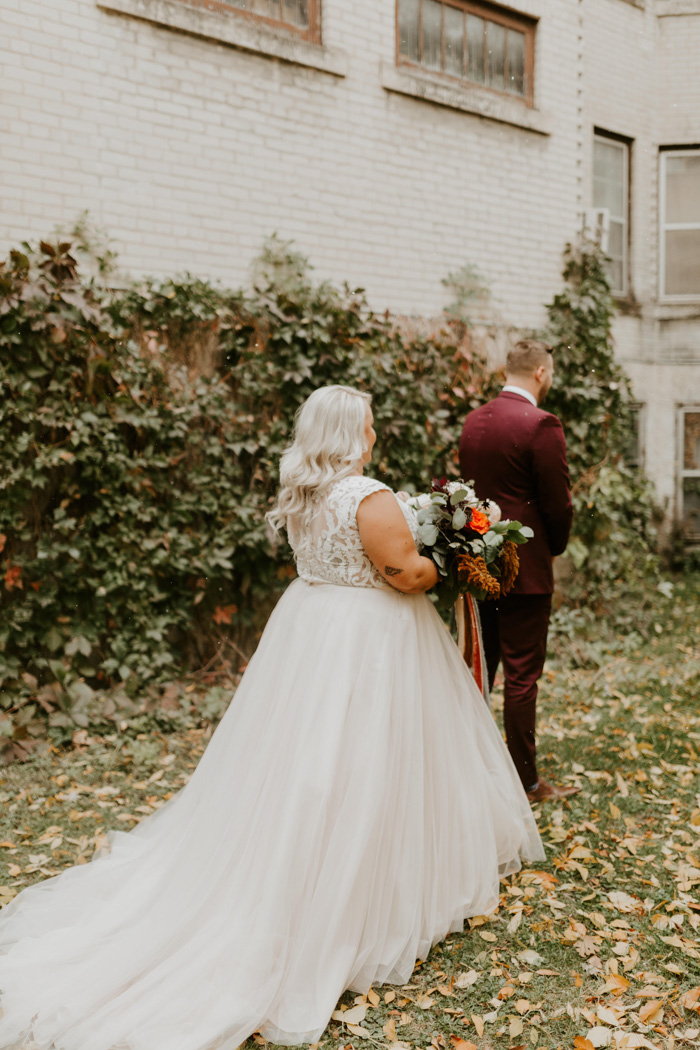 This Gorgeous Winnipeg Wedding Took a Minimalist Approach to Its