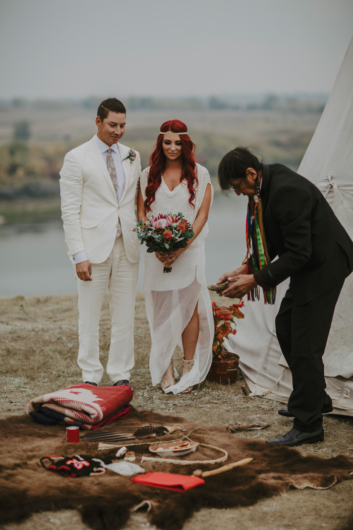 This Traditional Ojibwe Wedding at Wanuskewin Heritage Park will