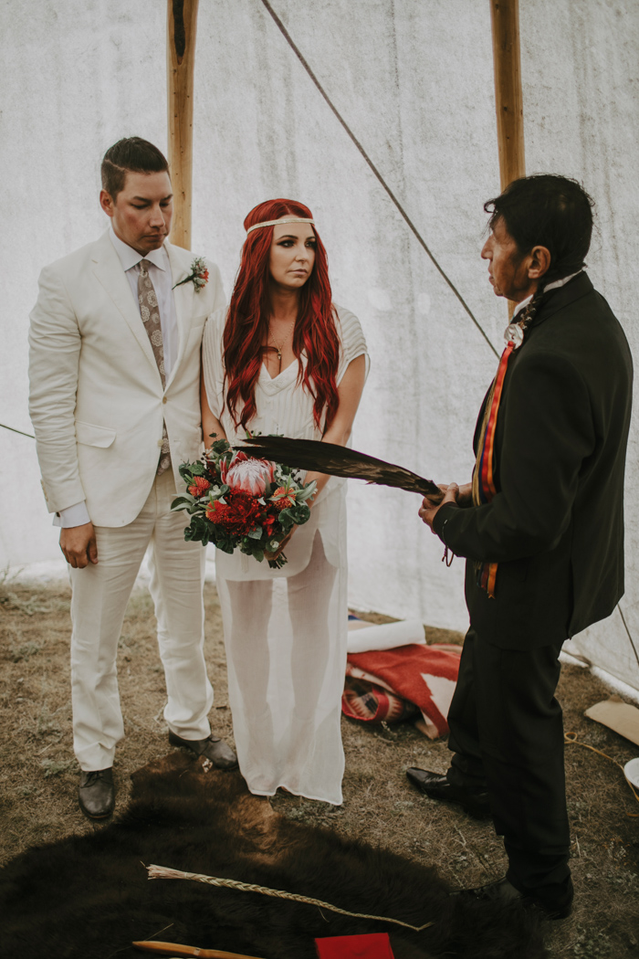 This Traditional Ojibwe Wedding at Wanuskewin Heritage Park will