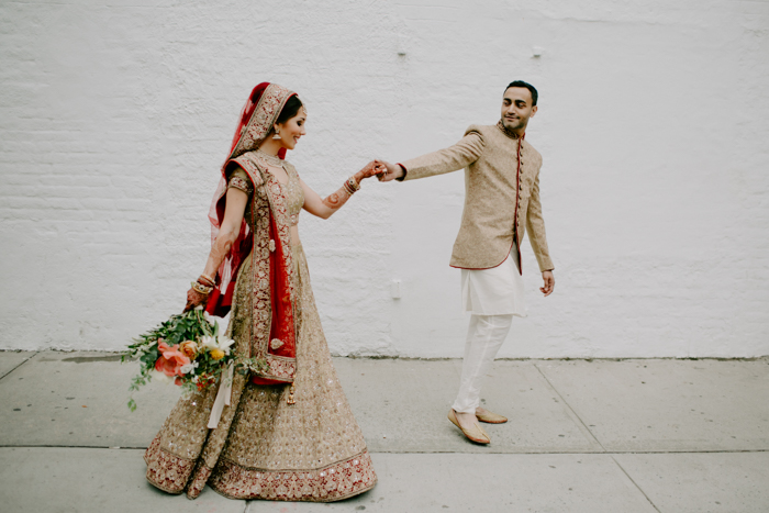 This Urban Nyc Hindu Wedding At Mymoon Was Colorful Modern And Dreamy As Could Be Junebug Weddings