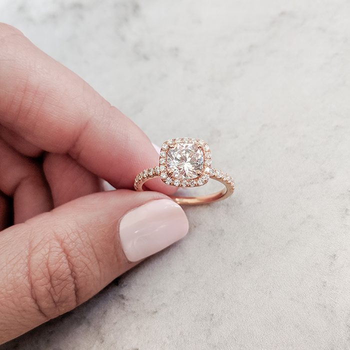 Kosten Ongewijzigd partner Meet the Robot That Matches You with the Best Diamond for Your Budget |  Junebug Weddings