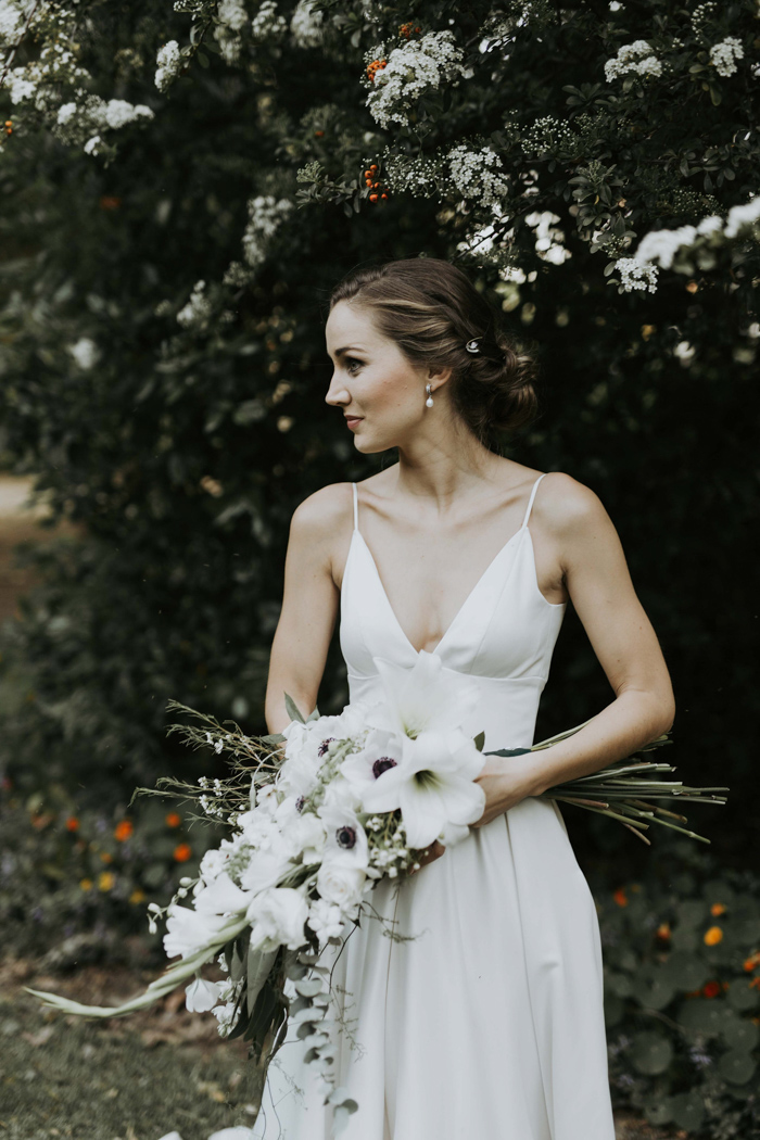 This Minimalist Rustic Montpellier Wine Estate Wedding Included the ...