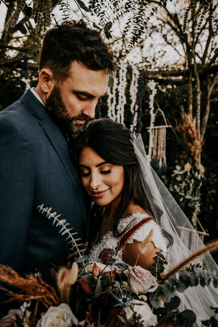 We've Had Heart Eyes Since We Laid Eyes on This Boho Rustic Meadow Hill ...