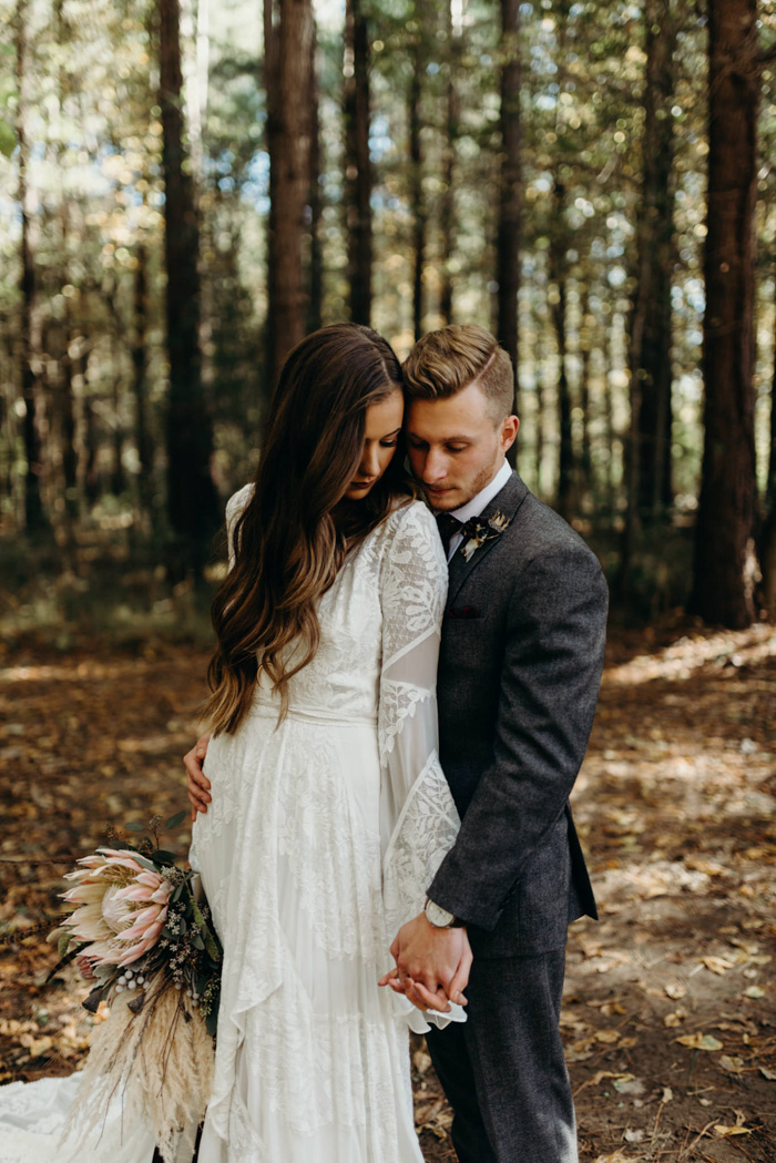 Boho Vintage Tennessee Wedding at Hiwassee River Weddings | Junebug ...