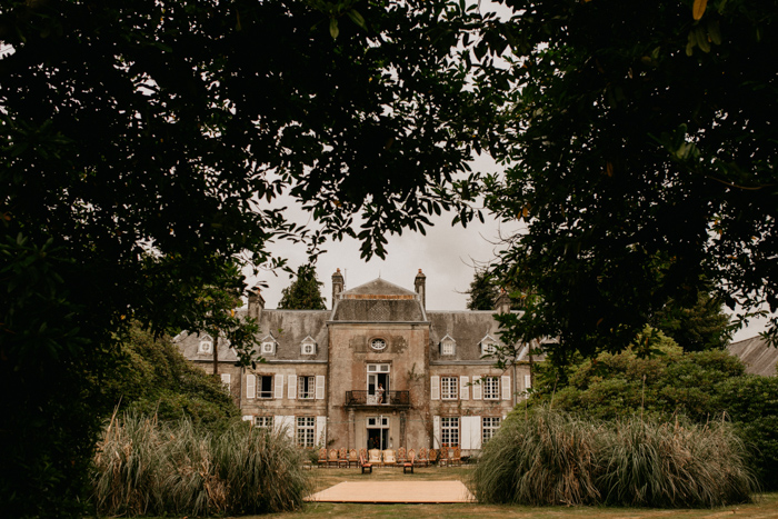 Chateau Log Farm