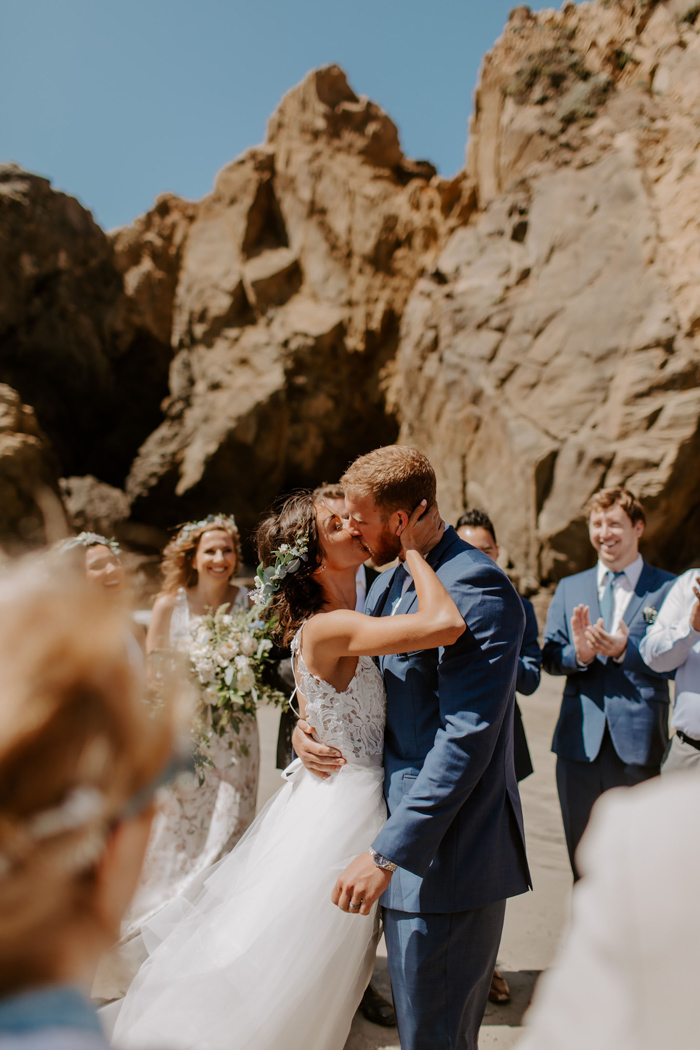 13 How To Describe A Beach Wedding Background