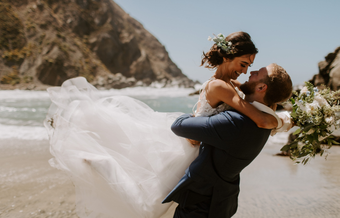 beach wedding ceremony