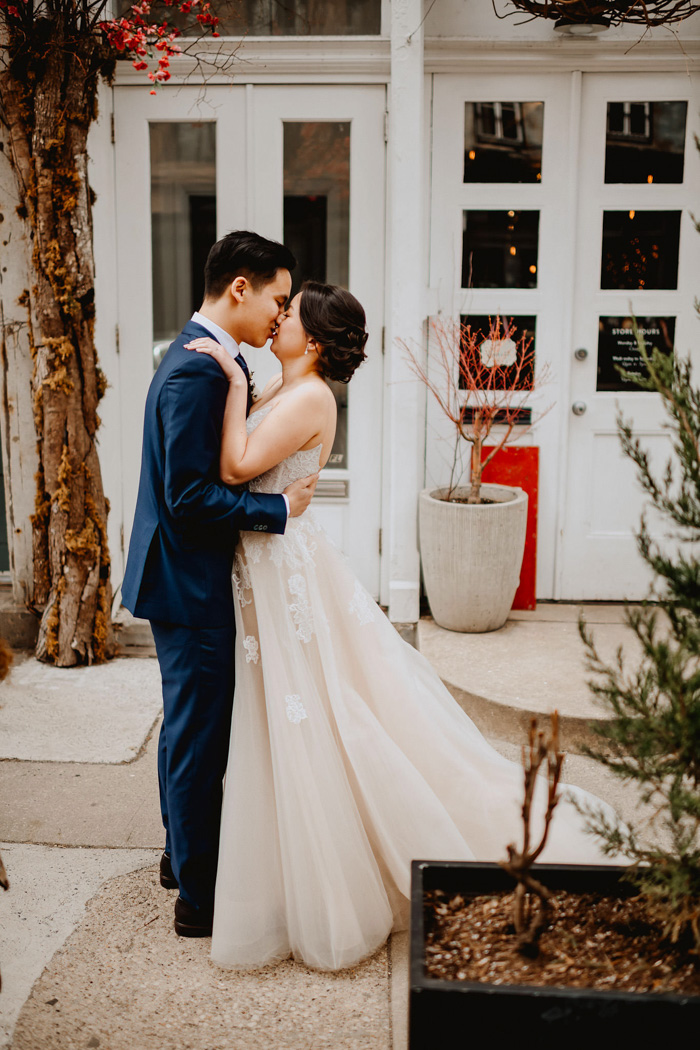 This Unbelievably Dreamy Fairmount Park Horticulture Center Wedding ...