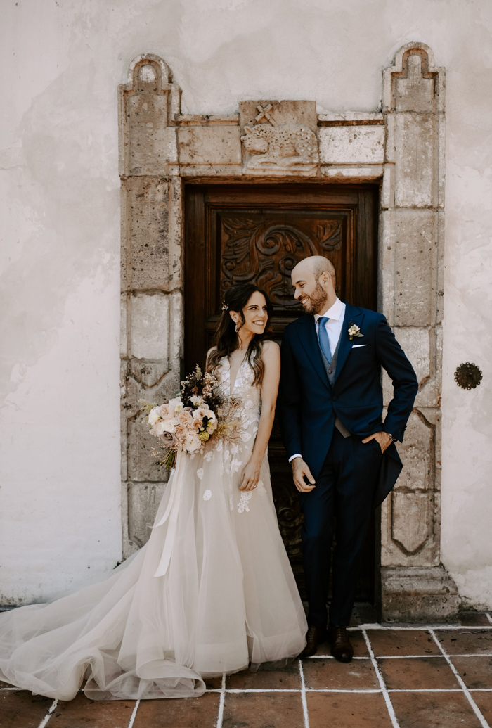 This Antique Inspired Mexican Wedding at Hacienda Acamilpa Brings the ...