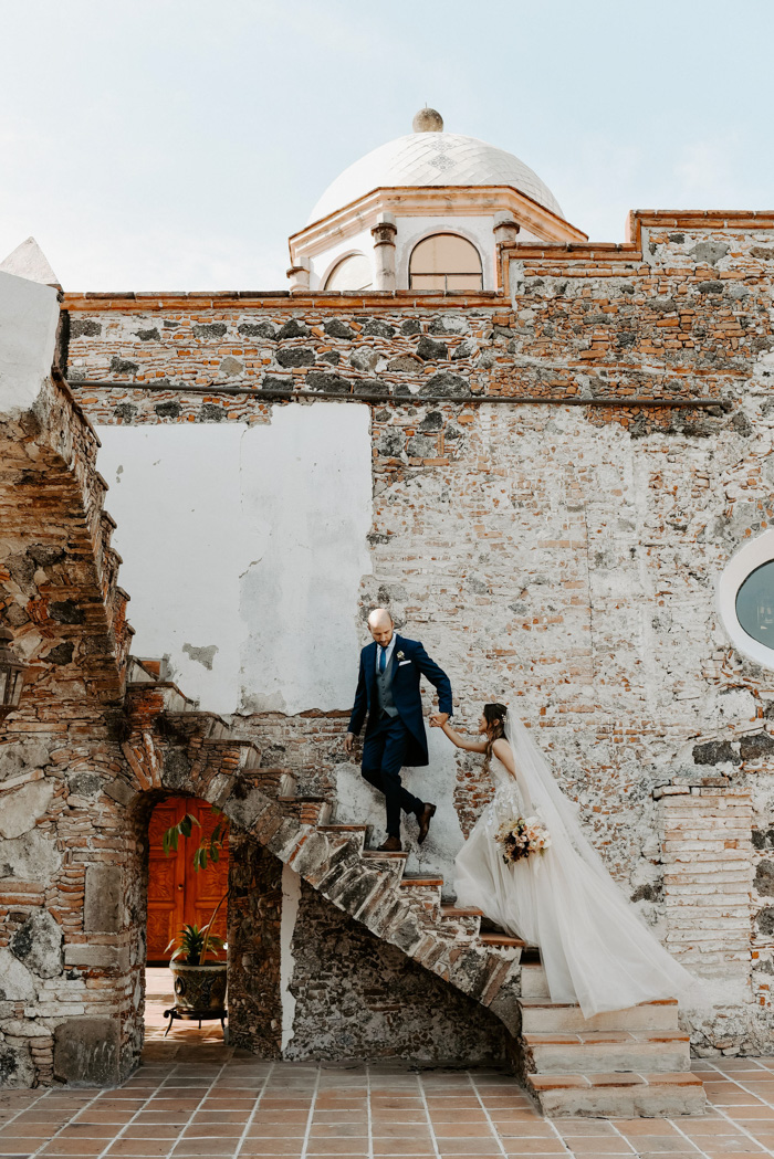 This Antique Inspired Mexican Wedding at Hacienda Acamilpa Brings the ...