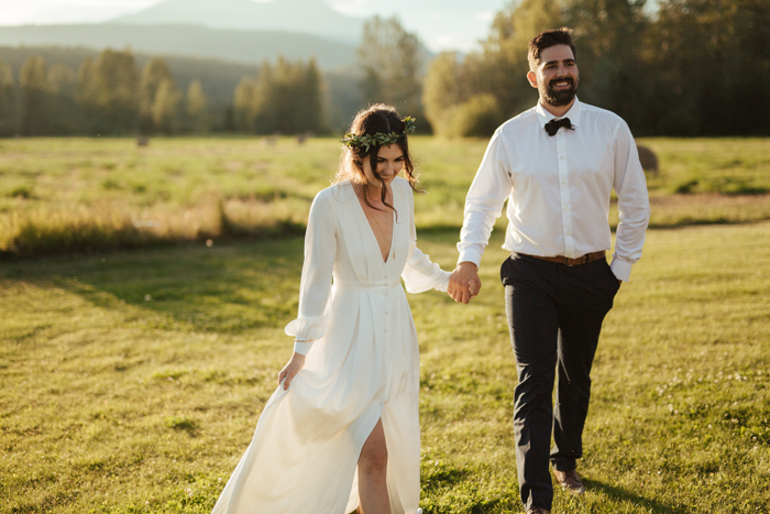 This Chic Frontier Farwest Fishing Lodge Wedding is Anything But Rustic ...