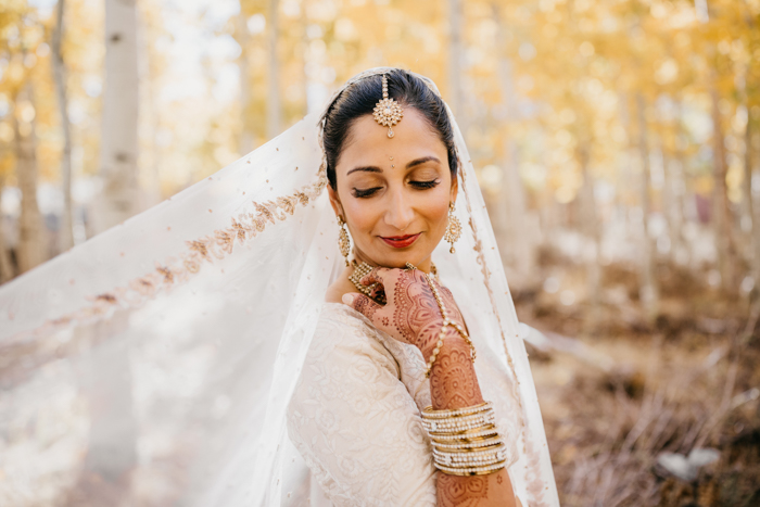 This Hindu Jewish Wedding Brought The Couple S Vibrant Cultures To