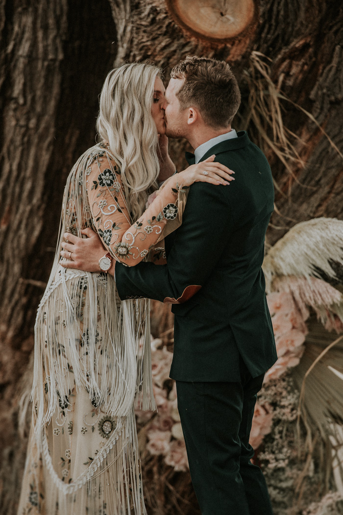 Ultra Glam Neutral-Colored Wedding at Solitaire Homestead in Western ...