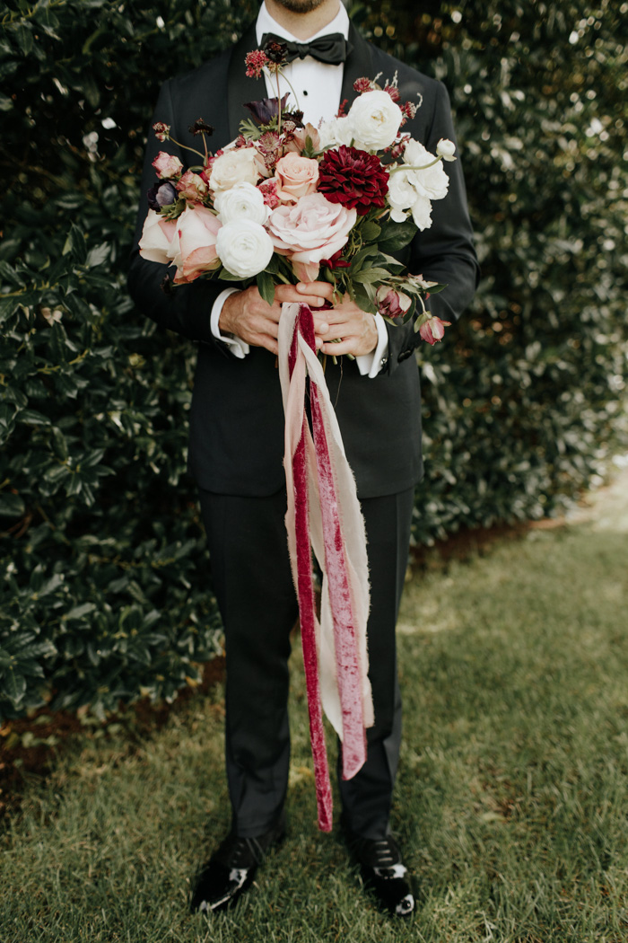 It Doesnt Get More Glam Or Romantic Than This Coles Garden Wedding In Oklahoma City 5447