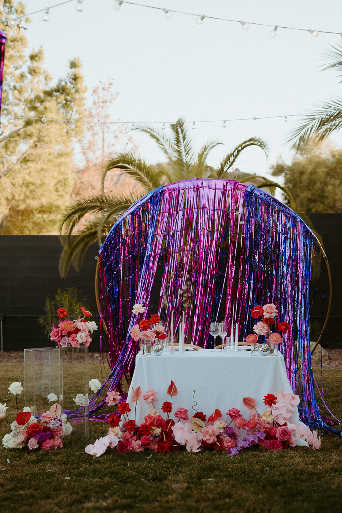 retro sweetheart table backdrop