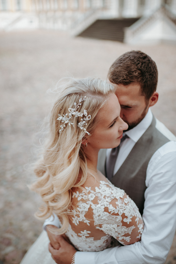 This Couple Of 10 Years Celebrated Their Marriage With A Rustic