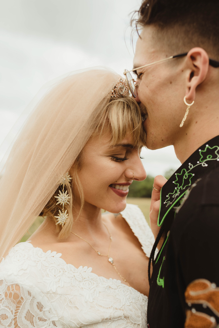 Romantic Wedding Photos - Beautiful Couple Shots - Rock My Wedding