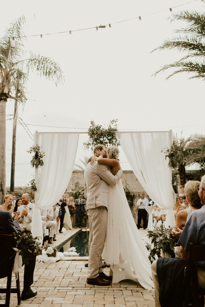 This Romantic Neutral Wedding Palette Highlighted the New Orleans Charm ...