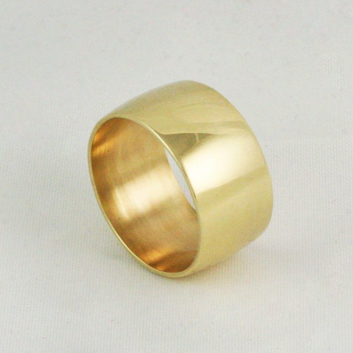 VRAI The Knife-Edge Wedding Bands | 18K Yellow Gold