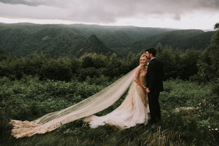 https://junebugweddings.com/wedding-blog/wp-content/uploads/2019/09/this-primland-resort-wedding-brought-glamour-and-gold-to-the-blue-ridge-mountains-michelle-elyse-photography-21-700x467.jpg